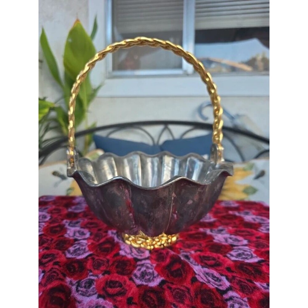 Vintage Fluted Shell Bowl with Blue Velvet Base Braided handle